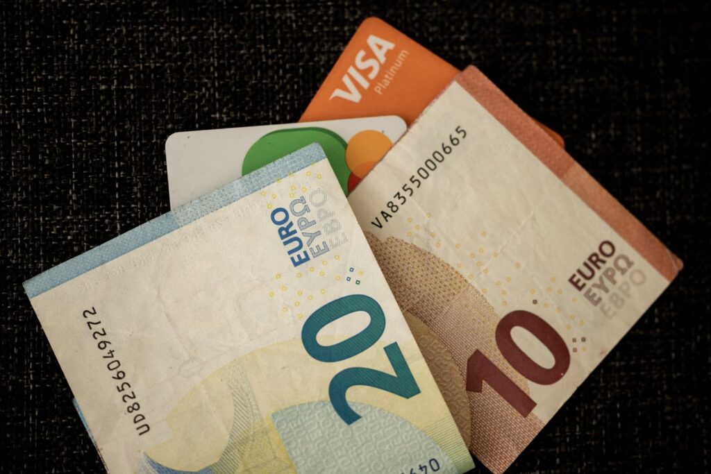 euro moneda oficial de europa
